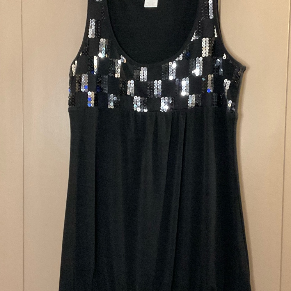 TRIXXI BLACK TANK TOP WITH SILVER SEQUINS EMBELLISHING THE TOP SIZE LARGE